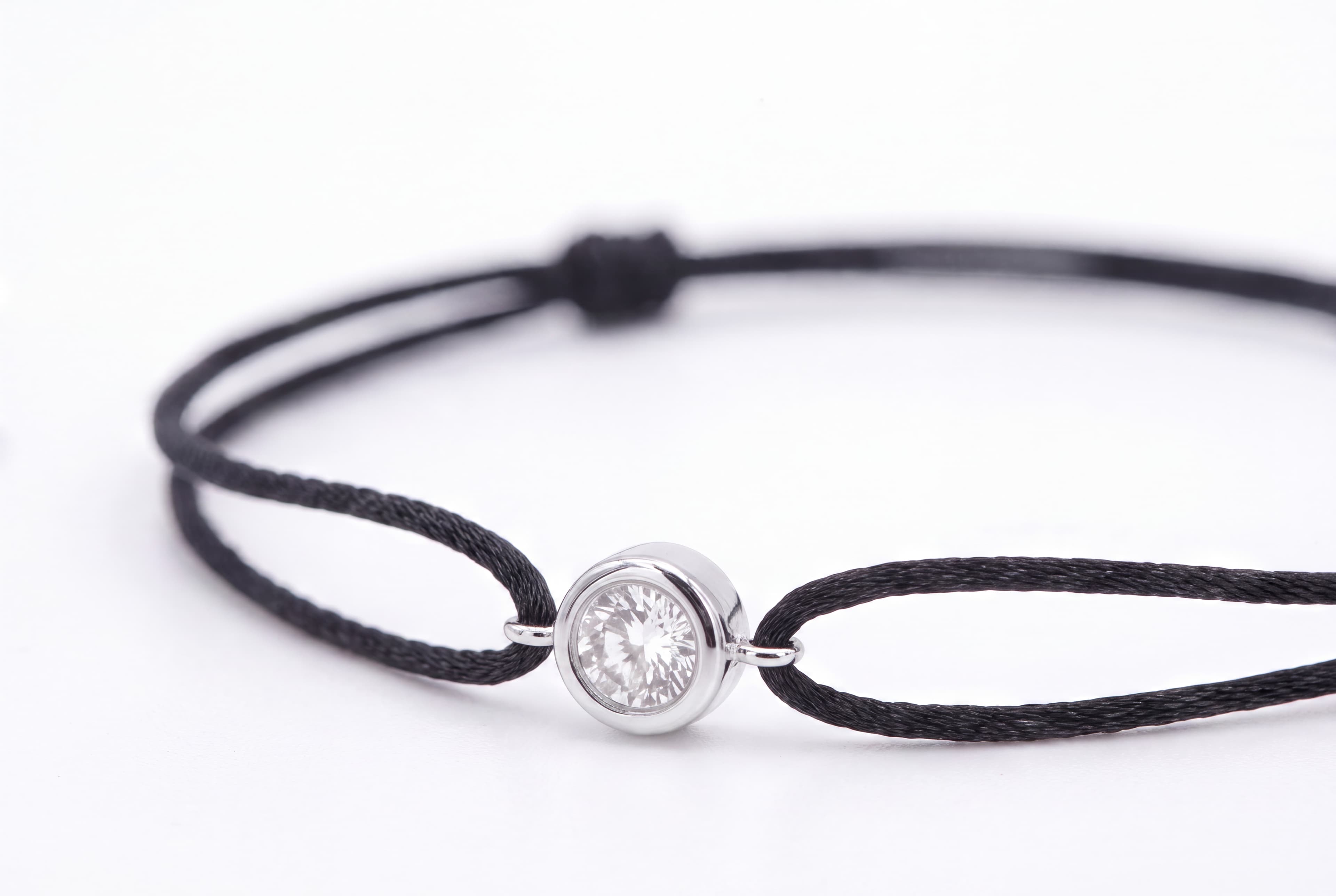 Pulsera de Nylon con Diamante de Laboratorio en chatón de oro 18K