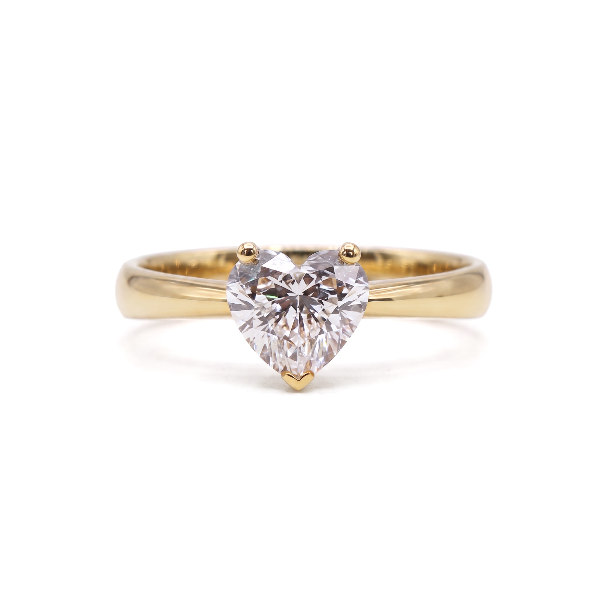 Anillo Solitario Corazón Oro 18K con Diamantes de Laboratorio en Garras