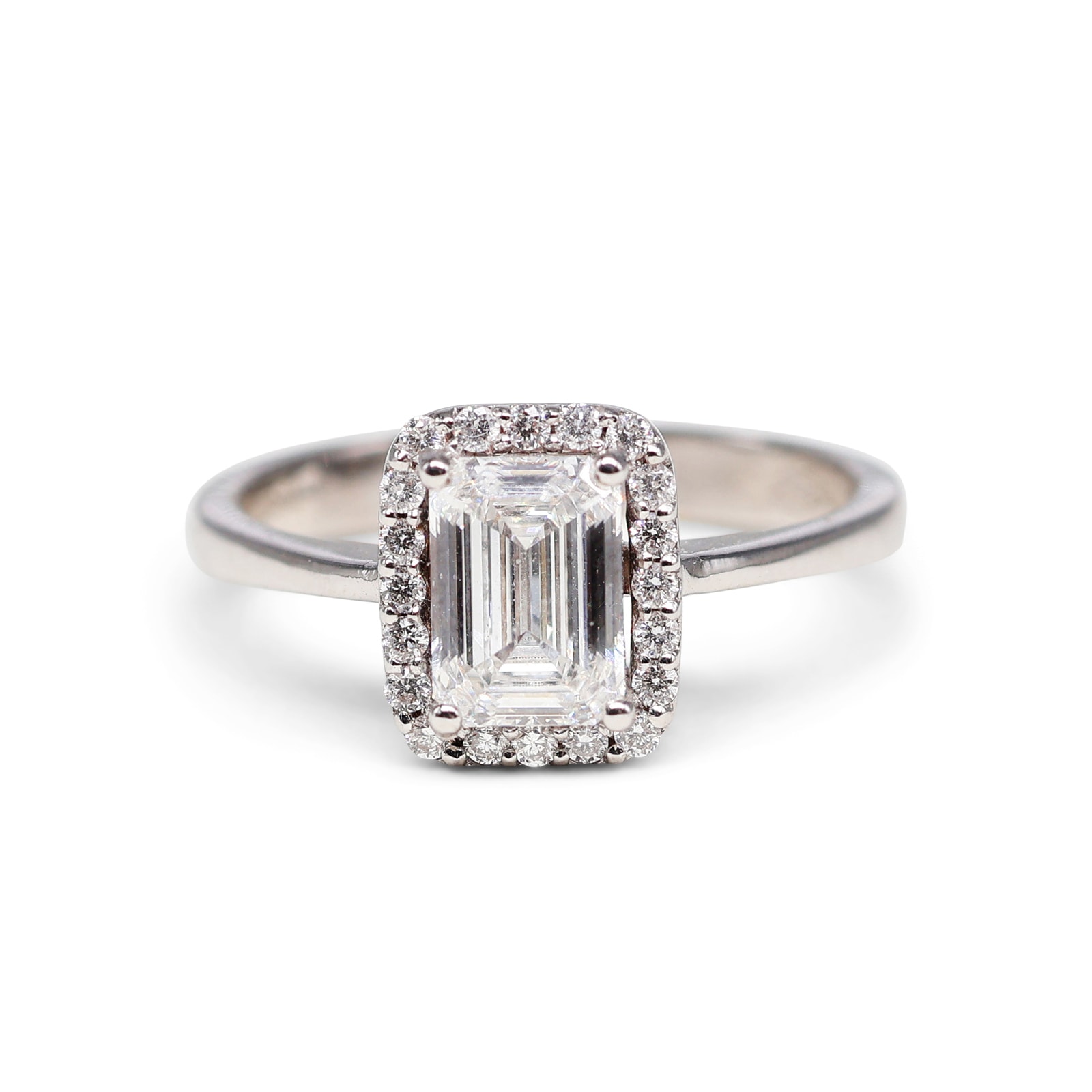 Anillo Rosetón Cuadrado Oro 18K con Diamantes de Laboratorio