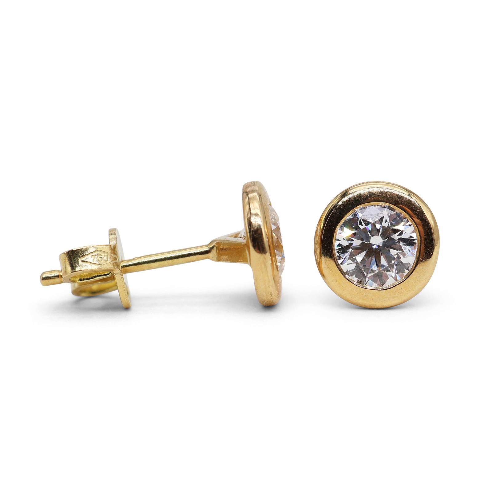 Pendientes Solitario Oro 18K con Diamante de Laboratorio en Chatón · Amarillo