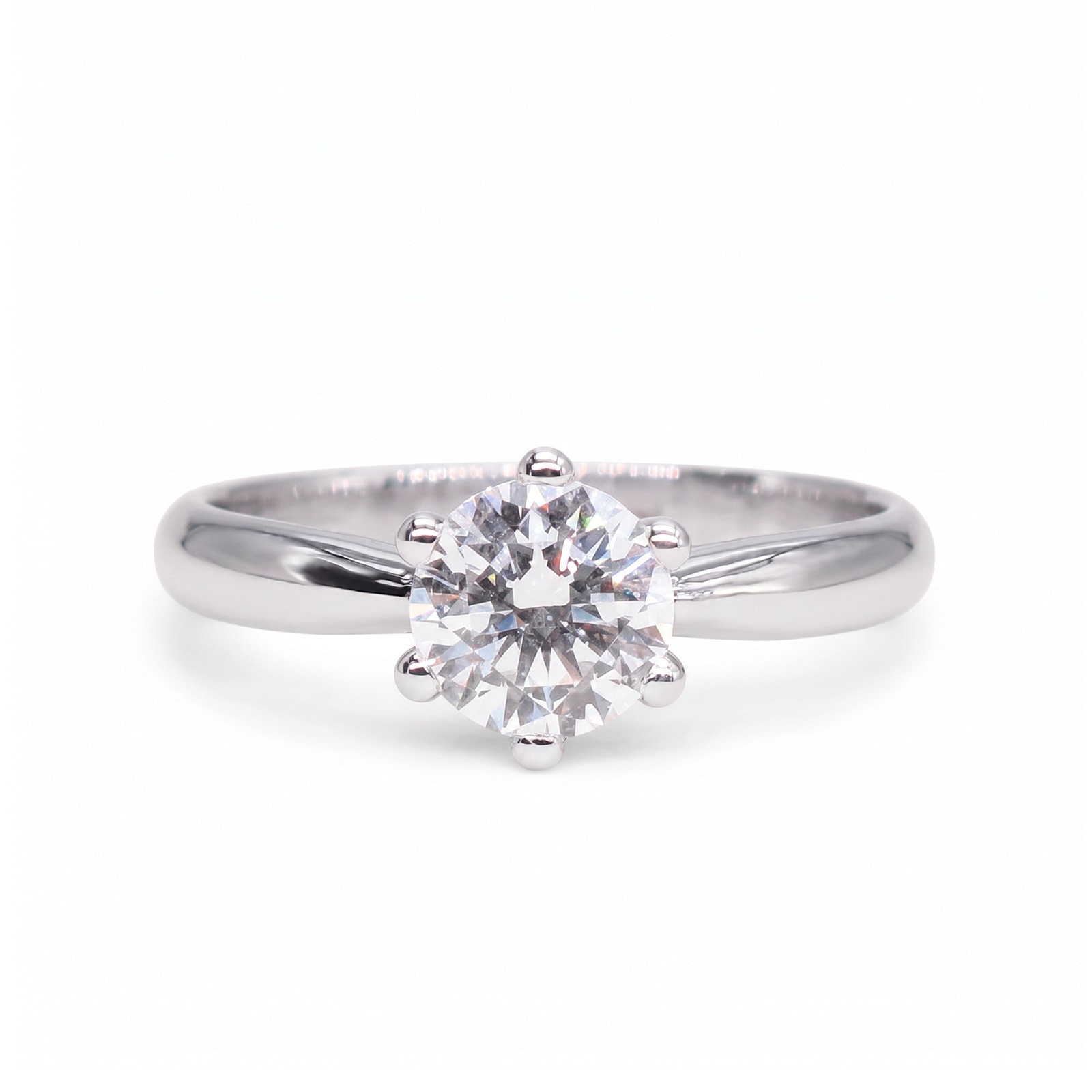 Anillo Solitario Oro 18K con Diamante de Laboratorio en 6 Garras en V