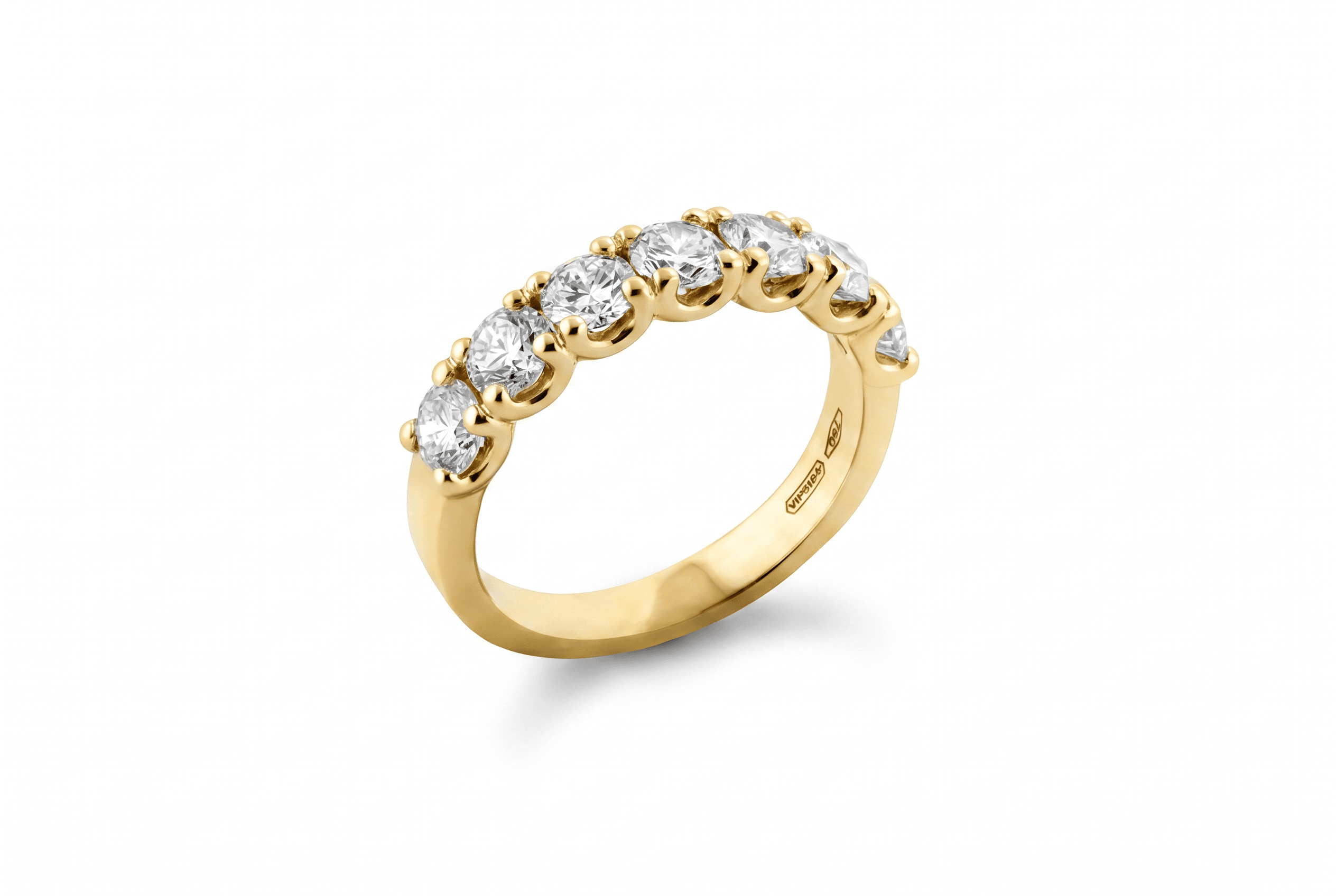 Alianza Oro 18 Kilates con 7 Diamantes de Laboratorio en Engaste Media U
